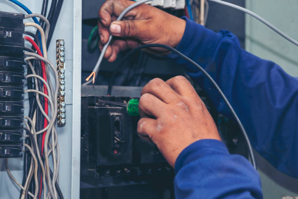 Best Licensed Electrician  in Oak Grove, MO